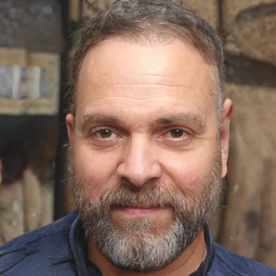 資深財務顧問頭像